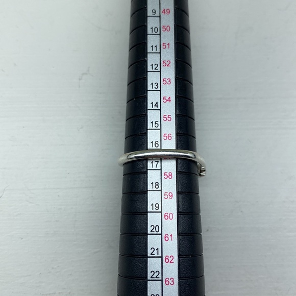 Sterling Silver Adjustable Flower and Pebble Design Spring Ring - Picture 3 of 7